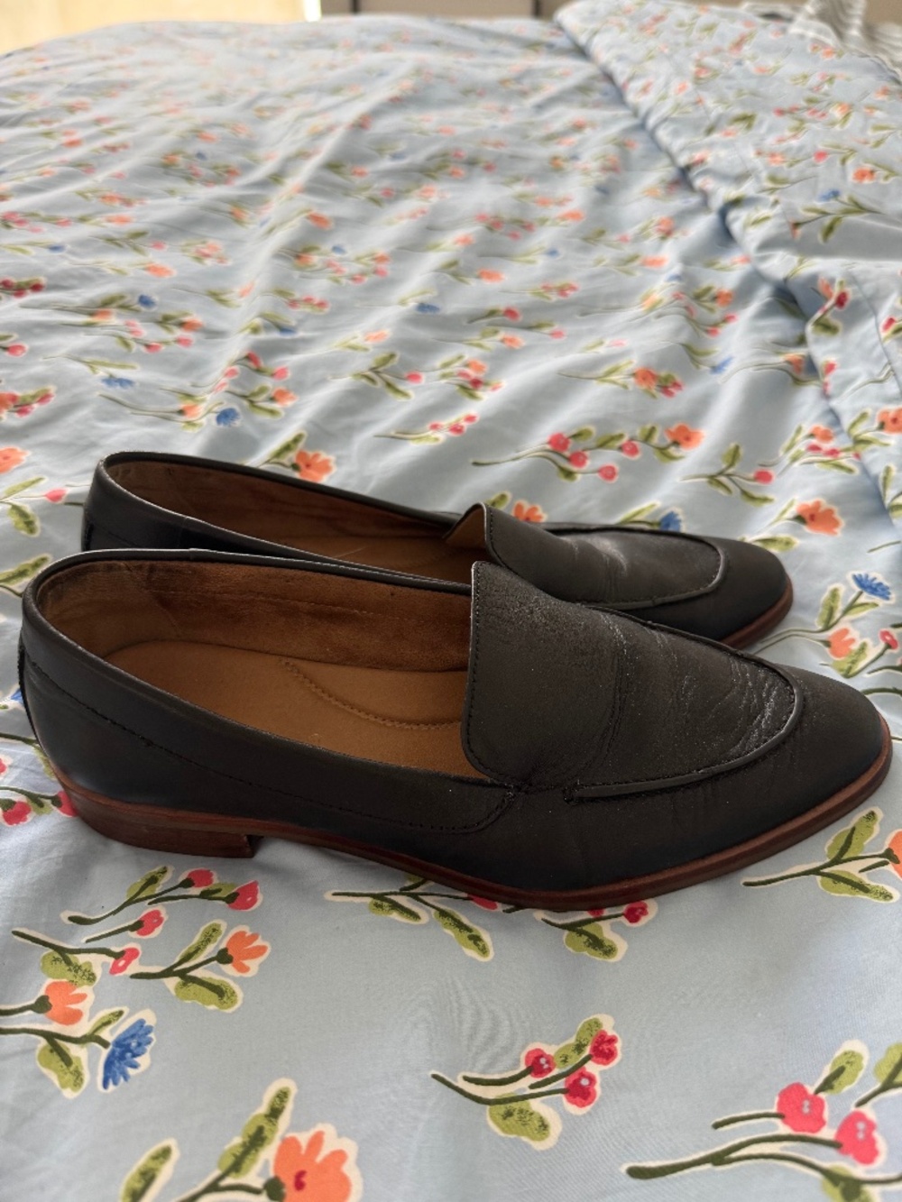Aerosols black flat loafers size 8